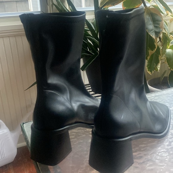 Asos Black Heeled Leather Boots - Picture 3 of 5